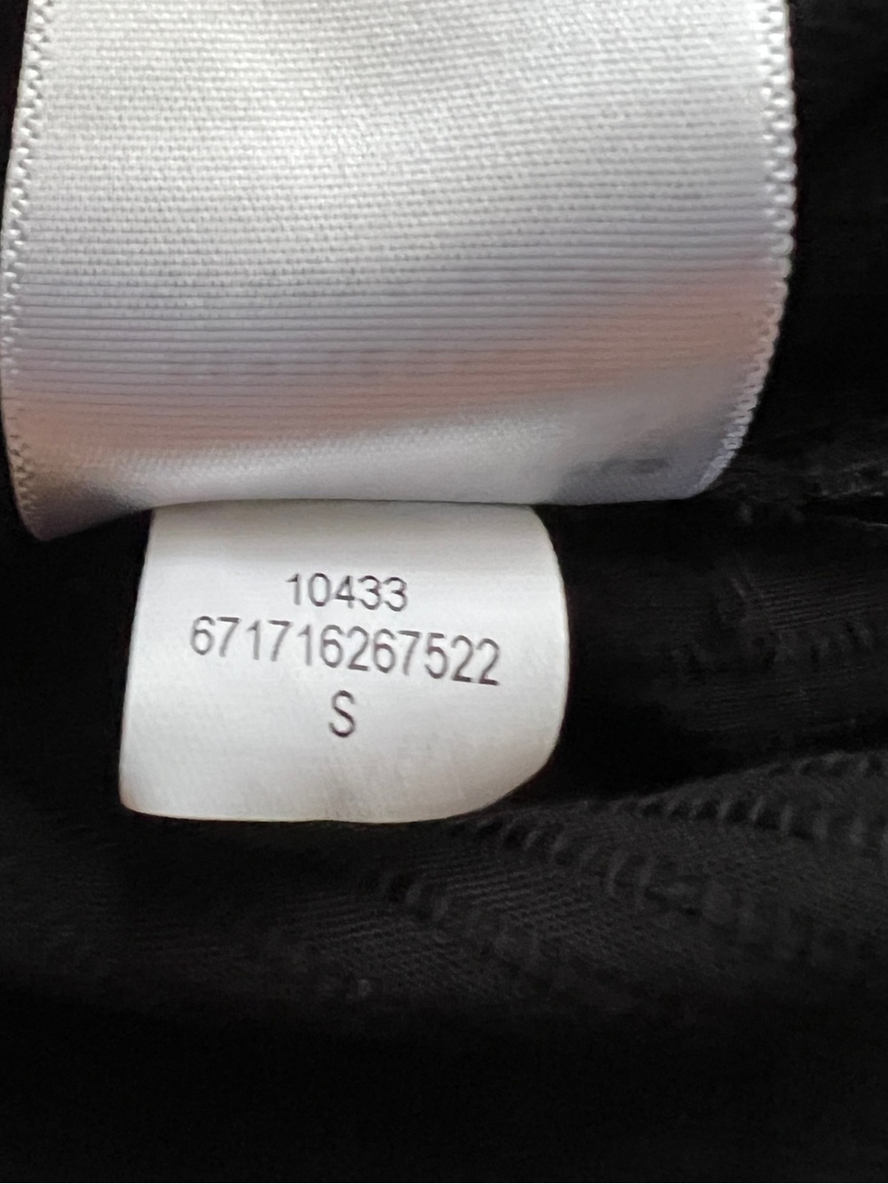 AYR Black V-Neck Cap Sleeve Top - Picture 9 of 10